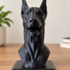 3D Baskı Doberman Kalem Tutucu Büst – Siyah Köpek Figürlü Dekoratif Masaüstü Kalemlik ve Ofis Aksesuarı