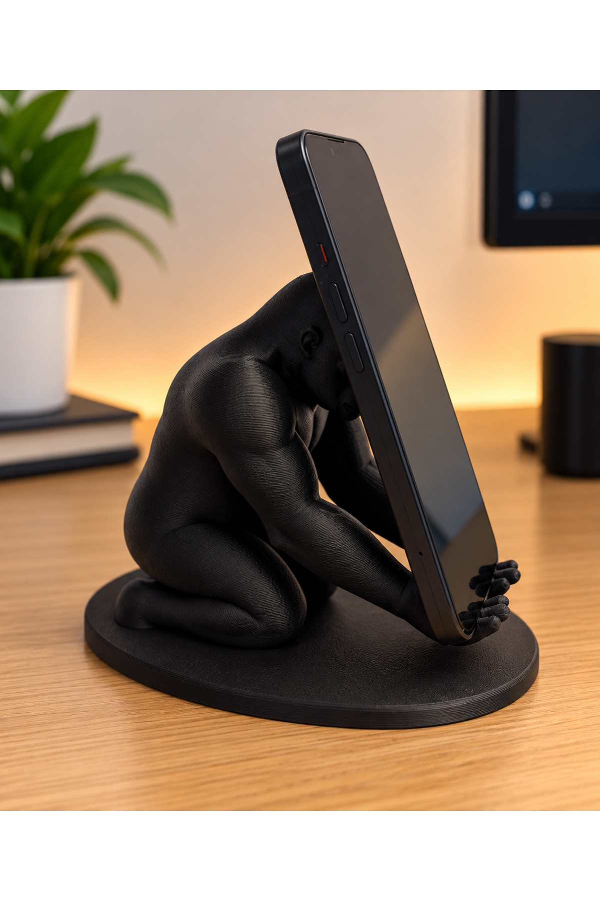 3D Baskı Goril Telefon Tutucu – Siyah Dekoratif Masaüstü Telefon Standı ve Kalem Tutucu